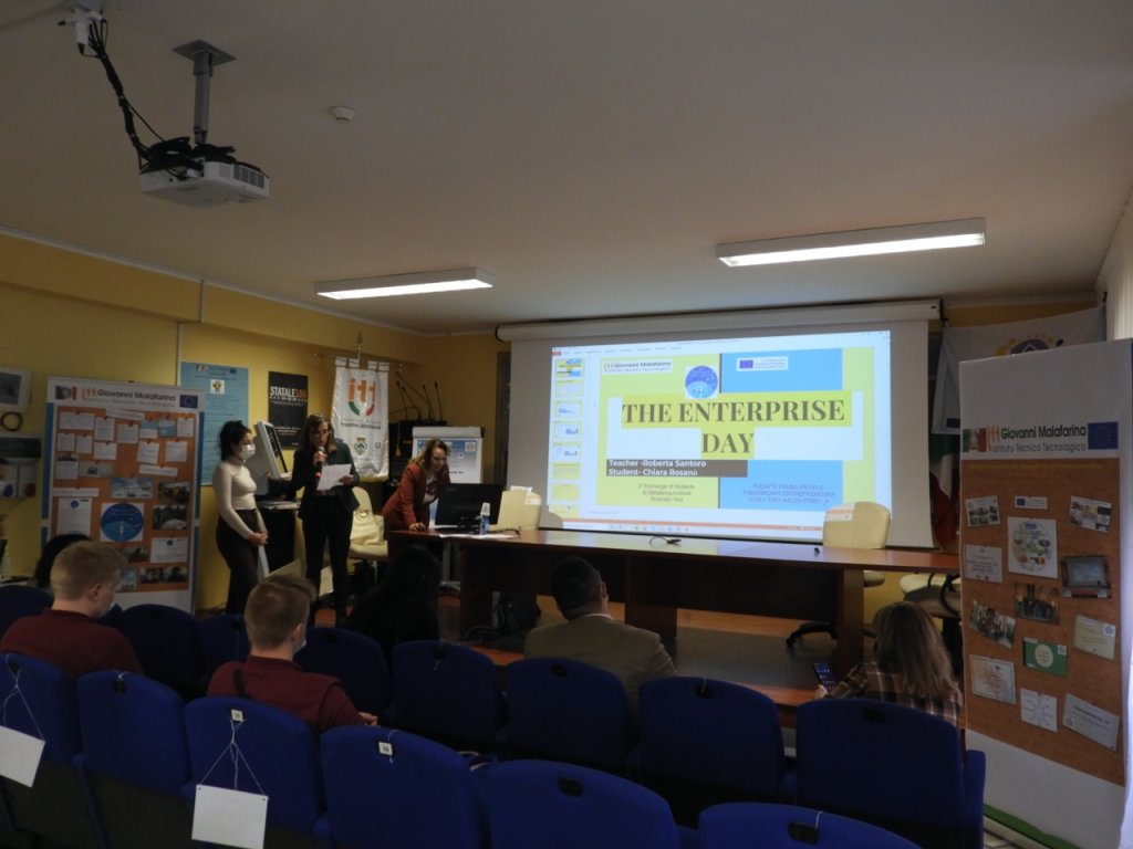 Short Staff Training in Soverato